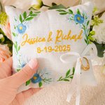 Coussin de porteur d'anneau avec nom et date brodés Cadeau d'anniversaire de mariage pour couple de jeunes mariés