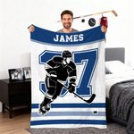 Personalisierte Eishockeyspieler Silhouette weiche Decke mit Namen und Nummer Home Decor Geburtstag Spiel Geschenk für Eishockeyspieler Liebhaber