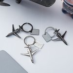 Personalisierter Flugzeug Schlüsselanhänger mit Gravuren oder Handschriften Twin Engine Jet Reise Beförderung Geschenk für Piloten Aviation-Liebhaber
