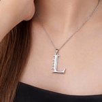 Tu inicial, tu historia - Collar personalizado con inicial y nombre - Regalo de cumpleaños graduación o aniversario