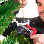 Ornement personnalisé en forme de chapeau de père Noël avec nom et année Cadeau de Noël pour les guitaristes et les amoureux de la guitare