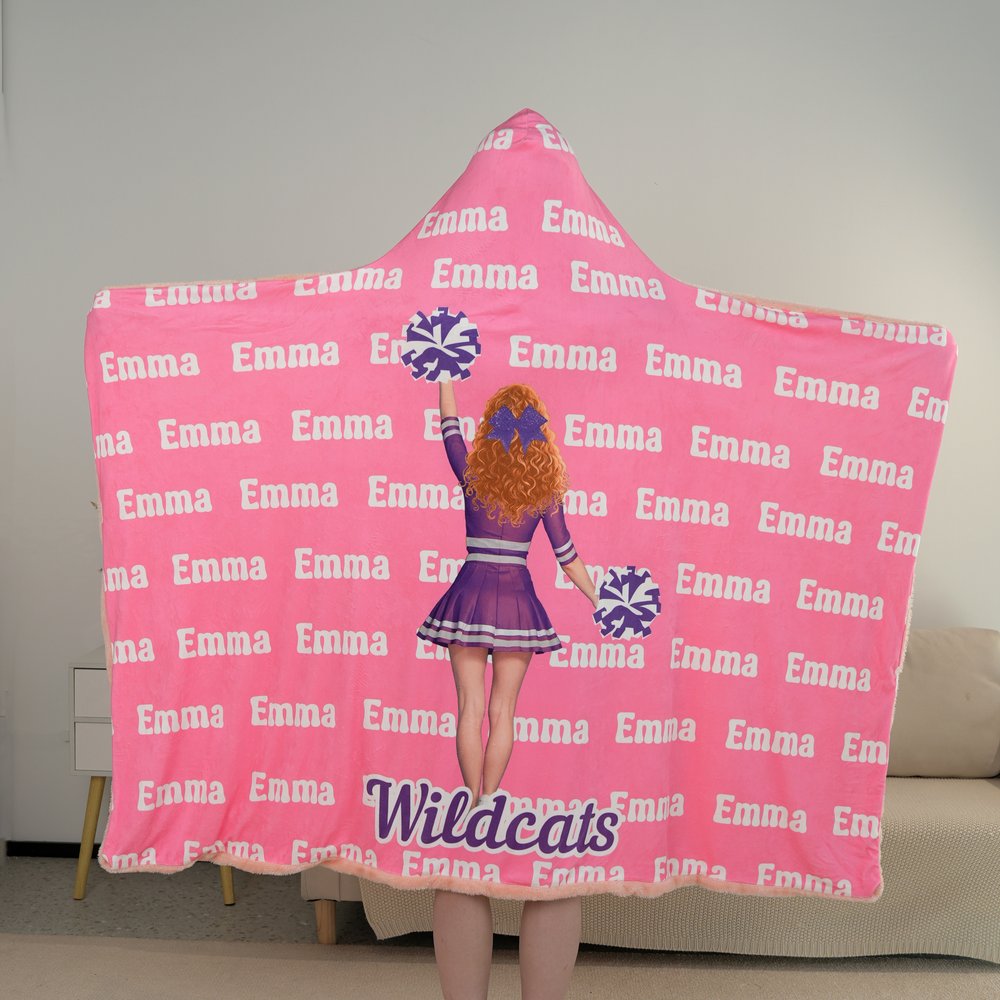 Coperta personalizzata Cartoon Cheerleading Girl's Back Soft Hooded Blanket con nome e nome della squadra Game Day Senior Night Regalo di squadra per cheerleader 1