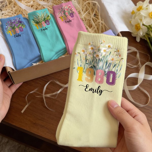 Calzini personalizzati multicolore con nome e anno di nascita, regalo di compleanno e anniversario per amici di famiglia