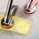 Gepersonaliseerde Geboortebloem Embosser Stempel met Initialen en Naam Handembosser Verjaardagsgeschenk voor Boekliefhebbers of Boekenworm