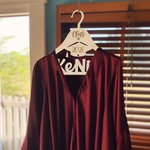 Personalisierte Graduation Cap Holz Aufhänger mit Namen Senior College Grad High-School Sorority Geschenk für Absolventen