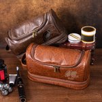 Personalizado portátil de cuero de fútbol neceser con nombre grabado y enganche Aniversario Viaje esencial Cumpleaños Regalo para los hombres