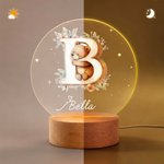 Luce notturna a LED con nome e base in legno a tema forestale personalizzata per animali del bosco, regalo di compleanno per bambino e doccia per bambini.