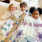 Personalizzato He Is Risen Cross Sheep Soft Throw Blanket con nome Home Decor Egg Hunting Easter Gift per bambini