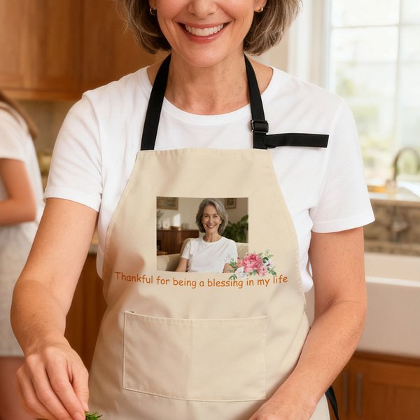 Tablier personnalisé avec texte et poches, imprimé fleurs et lèvres, lapin de Pâques, activités culinaires, cadeau de Pâques pour la famille, amoureux de la cuisine.