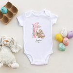 Personlig Some Bunny Loves You 1st Easter Soft Baby Bodysuit Mottakende teppe Swaddle Hat Set med navn Bursdag Baby Shower Gave til nyfødte