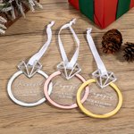 Ornement romantique personnalisé en forme de bague de fiançailles avec nom et date Anniversaire de mariage Cadeau de fiançailles pour couple