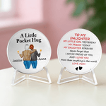 Personalisierte eine kleine Tasche Umarmung Mutter und Tochter zurück Ansicht Münze mit Namen und Display-Ständer Geburtstag Muttertag Geschenk für Mama-Tochter