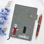 Taccuino personalizzato con tasca frontale,  con nome e personaggio in stile cartone animato - Regalo di compleanno per personale medico