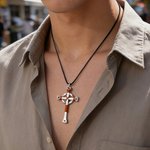 Personalizada herradura de uñas Celtic Cross collar con la inicial Industrial religioso colgante de la fe de la vendimia de regalo para los hombres marido