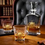 Personlig Golden Crown Shield Initial Hexagonal karaff Whiskeyglas Set med namn och förvaringslåda i trä Födelsedags- och jubileumsgåva för män