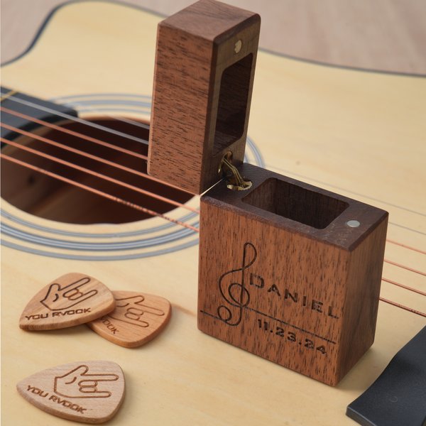 Personlig Not Gitarr Design Trä Gitarr Plektrum Förvaringslåda Set med 5 Plektrum och Namn Födelsedagspresent för Musiker Gitarrspelare