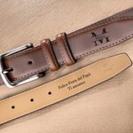 Cintura da uomo personalizzata con monogramma e nome inciso fatta a mano in pelle regalo di San Valentino per festa del papà e anniversario per uomo