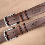 Cintura da uomo personalizzata con monogramma e nome inciso fatta a mano in pelle regalo di San Valentino per festa del papà e anniversario per uomo