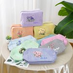 Personlig Vintage Birth Flower Flerfarget bærbar sminkeveske med striper og navn Daglig reiseutstyr Bursdagsgave til kvinner