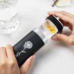 Pilulier Personnalisé avec Nom et Fleur de Naissance Porte-Pilule Hebdomadaire 7 Compartiments pour Vitamines Huiles de Poisson