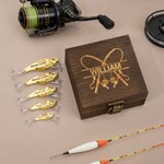 Personalisiertes Angelset aus 1-3 bionischen Metallködern und Holzkasten mit Namensgravur Geburtstagsgeschenk für Angelliebhaber