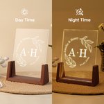Personligt blommigt monogram initialer LED-nattlampa med namn datum och träbas Heminredning Alla hjärtans dag bröllopspresent för par