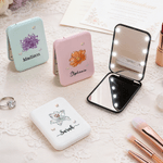 Espejo de Bolsillo Personalizado con Nombre y Luz LED de Cristal Flor de Mariposa de Nacimiento Herramientas de Maquillaje de Uso Diario Regalo de Boda de Cumpleaños para Niñas Mujeres