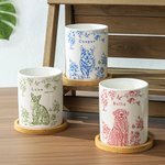 Maceta de cerámica personalizada con foto de mascota Toile de Jouy con agujero de drenaje para el nombre y base de bambú Regalo conmemorativo de pérdida de mascota para dueño de mascota