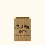Henkilökohtainen Bambu kynä haltija Desk Organizer nimi ja päivämäärä Office Home Decor Ystävänpäivä lahja pariskunnille