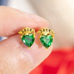 Personalizada Graduación Cap Corazón Birthstone Stud Pendientes con el año grabado y pendientes de la tarjeta de graduación de cumpleaños de regalo para las mujeres