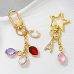 Spersonalizowany brelok do kluczy Birthstone Heart Star z brokatowym inicjałem Prezent urodzinowy dla przyjaciela i rodziny