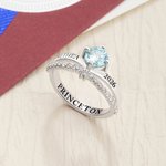 Gepersonaliseerde kroon zirkoon geboortesteen ring met gegraveerde naam jaar en tekst sierlijke sieraden verjaardag afstuderen Gift voor vrouwen afgestudeerden
