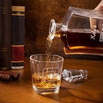 Juego de 4 Copas y Decantador de Tequila Personalizado con Insignia Vintage y Diseño de Abeja con Nombre y Año Grabados Regalo de Cumpleaños y Aniversario para Hombres Amantes del Tequila
