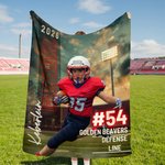 Personalisierte Multicolor Fußballfeld Hintergrund weiche Decke mit Namen und Nummer Home Decor Senior Night Geschenk für Ball Sportliebhaber werfen