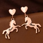 Personalisierte kleine Pferd Herz minimalistische Ohrringe mit Namen Zierlich Schmuck Geburtstag Jahrestag Geschenk für Pferdebesitzer Liebhaber