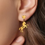 Personalisierte kleine Pferd Herz minimalistische Ohrringe mit Namen Zierlich Schmuck Geburtstag Jahrestag Geschenk für Pferdebesitzer Liebhaber