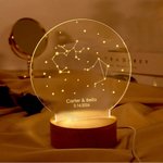 Veilleuse Lumière LED Personnalisée avec Nom et Zodiaque Base en Bois Décoration de Bureau Cadeau Mariage St Valentin pour Couple