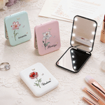 Miroir de poche de maquillage LED avec nom, cristal, fleur de naissance, papillon, voyage, utilisation quotidienne, cadeau de mariage pour les femmes, les fiancées, les mariées...