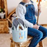 Personalisierter gestreifter Peter Hase Canvas-Osterkorb mit niedlichen Hasenohren Namen und Initiale Ostereiersuche Ostern Geschenk für Kinder