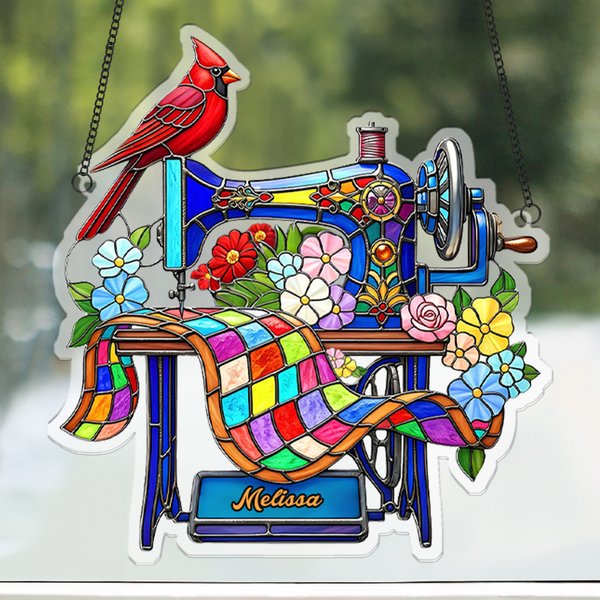 Personalizado Cardenal Máquina de Coser Nombre Vidriera Efecto Suncatcher Acrílico Ornamento Decoración para el Hogar Cumpleaños Regalo para Mamá Familia Amigo