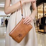 Portafoglio porta passaporto in pelle PU personalizzato con nome e cinturino da polso Regalo di compleanno essenziale per la famiglia e per gli amici