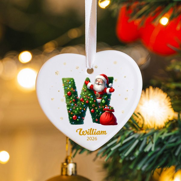Spersonalizowana ceramiczna ozdoba świąteczna Santa Claus Woodland z inicjałem w kształcie serca z imieniem i rokiem Prezent na choinkę dla rodziny i przyjaciół