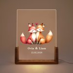Personalisierte Boho Woodland Hedgehog Deer Paar Namen LED-Nachtlicht mit hölzernen Basis niedlich Raumdekoration Valentinstag Jahrestag Geschenk für Paar
