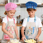 Personalisierte Kranz niedlichen Peter Rabbit Name Kind Schürze Koch Hut Set mit Aufbewahrungstasche und Fronttasche Backen Ostern Kindertag Geschenk für Kinder