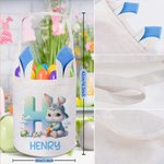 Cestino di Pasqua personalizzato con il nome del coniglio Cartoon iniziale con orecchie da coniglio, accessorio per la caccia alle uova, regalo di Pasqua per bambini e bambine.