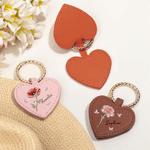 Fleur de naissance personnalisée en cristal Clip de chapeau portable en cuir magnétique PU avec nom Accessoires de voyage Cadeau d'anniversaire pour les femmes et les filles