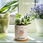 Callie Moment Spersonalizowana różowa doniczka z drewnianą podstawą i imieniem na Dzień Nauczyciela Prezent dla nauczyciela z okazji Dnia Nauczyciela 4