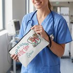 Personalisierte Gott ist gut die ganze Zeit Schminktasche mit Namen und Handgelenkband Reise Essentials Geburtstagsgeschenk für Krankenschwester