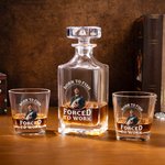 Decanter per whisky personalizzato con foto di Born to Fish, con nome e scatola di legno, regalo di compleanno e anniversario per gli amanti del whisky