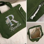 Borsa in velluto a coste personalizzata con fiore di nascita, nome e iniziali in effetto perlato, ideale per uso quotidiano - Regalo per donne
